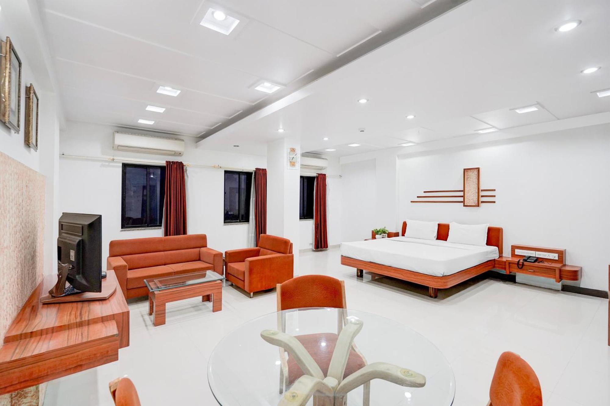Super Townhouse Mg Road Porbandar Formerly Hotel Harmony Luaran gambar