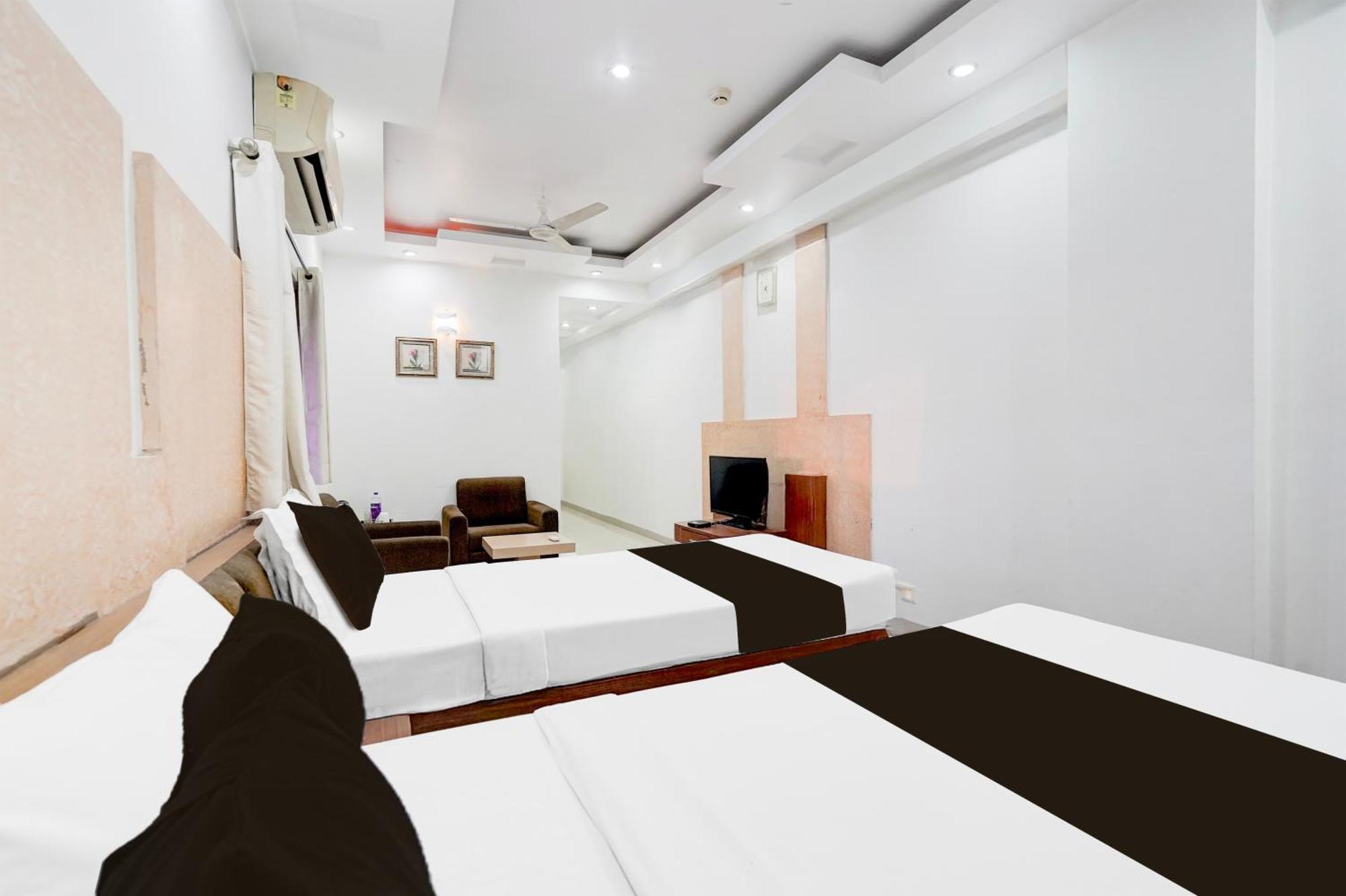 Super Townhouse Mg Road Porbandar Formerly Hotel Harmony Luaran gambar
